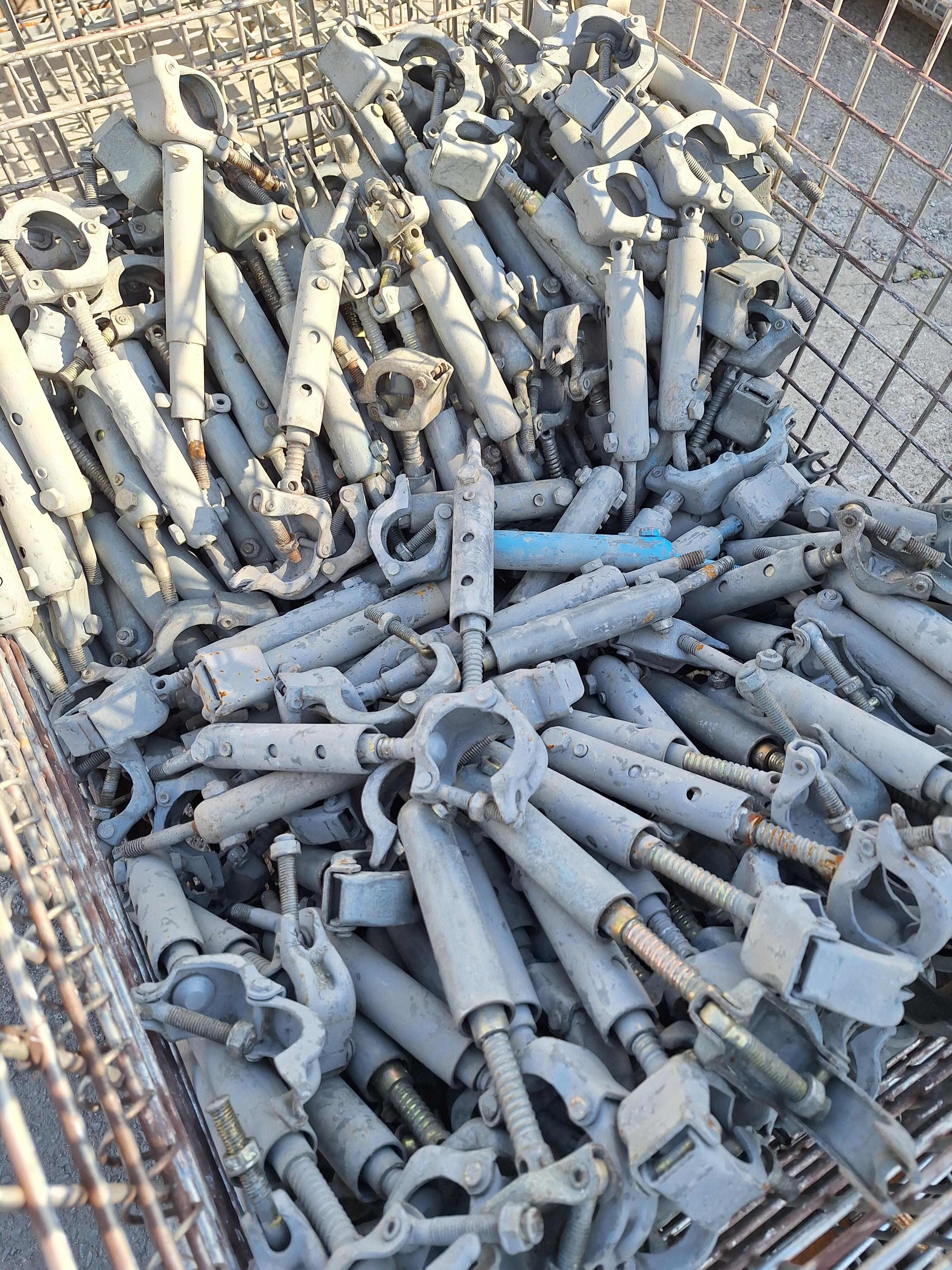 中古 壁つなぎ入荷