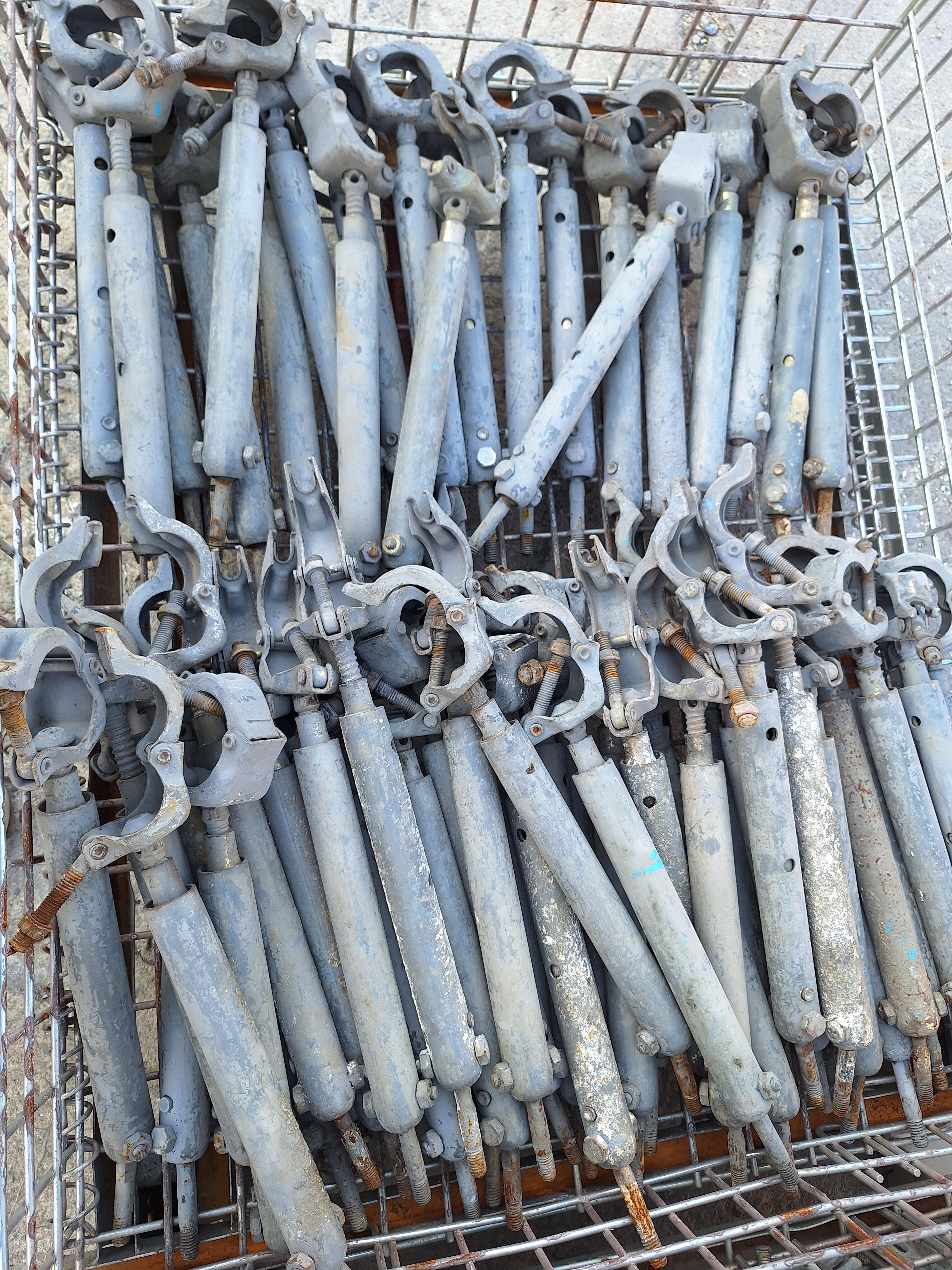 中古 壁つなぎ入荷